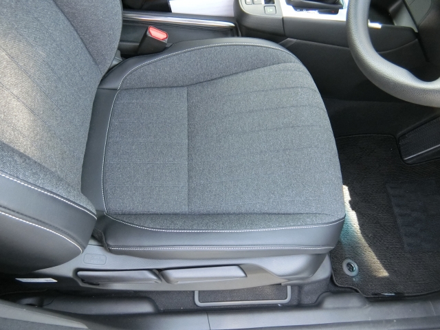 車の座席シートに使われる棉状のシートパットを作るお仕事です!