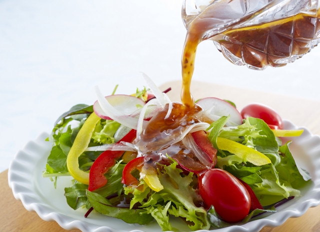 ドレッシング製品の充填補助作業