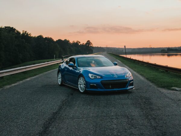 自動車用の小物部品の製造