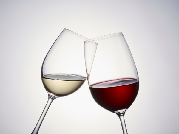 ガラス製品を機械へセット・検査