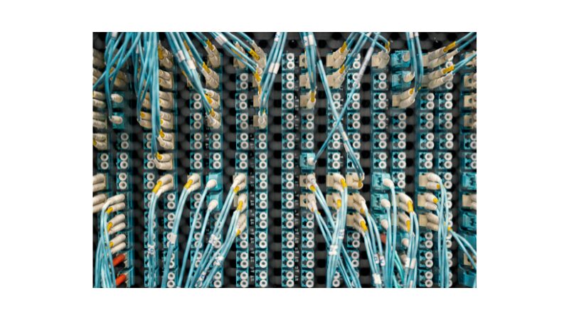 通信用ケーブルの組立・検査