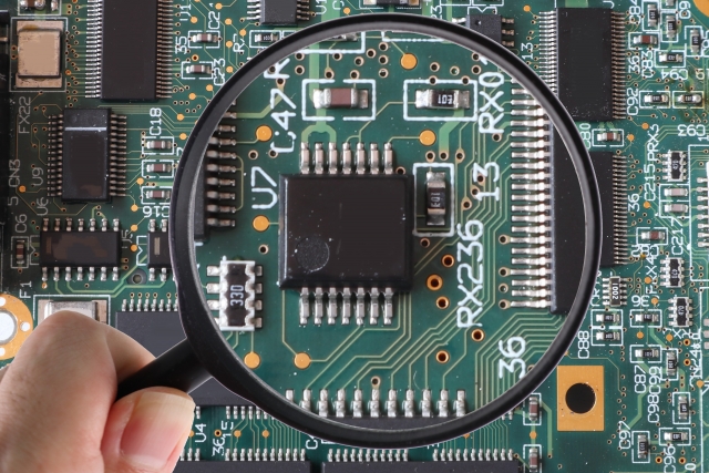 家電や自動車の電子回路基板の製造業務