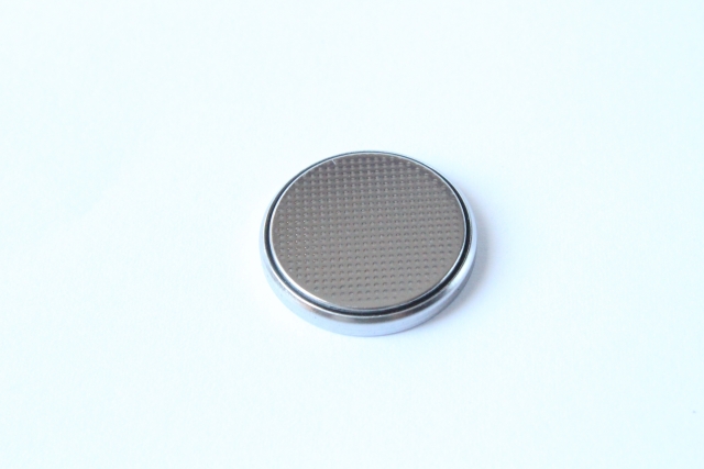 コイン型電池の機械操作や検査