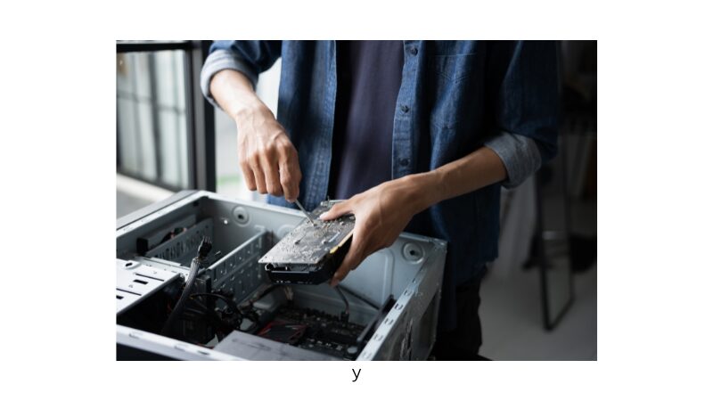 スマホなどに使われる部品の機械操作・検査